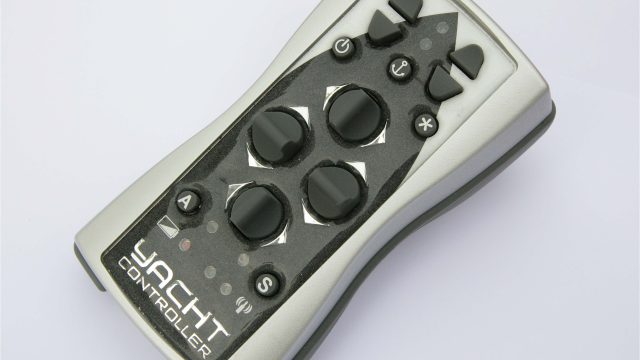 Dual Band Yacht Controller su Boatmag